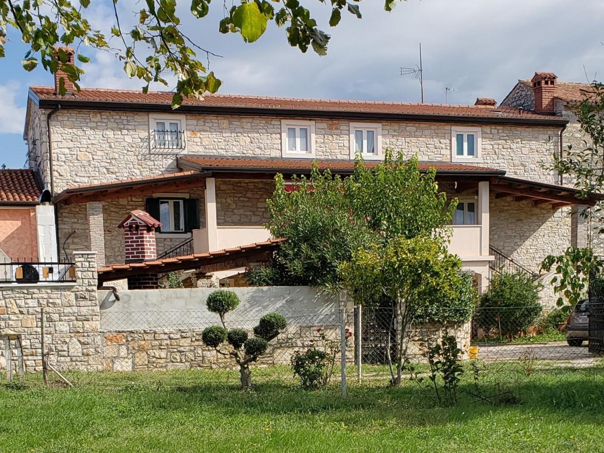 Villa Kortina Basanija Bagian luar foto