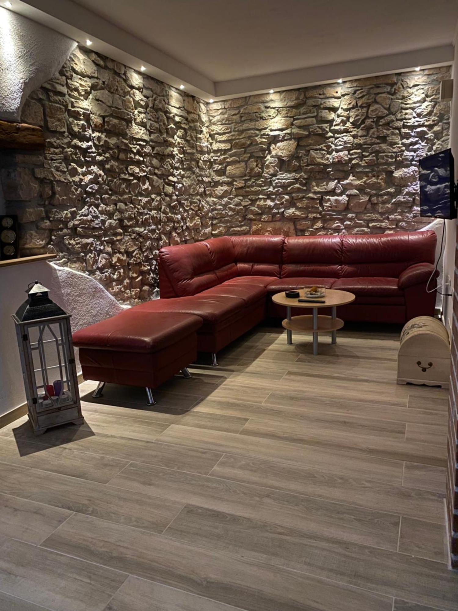 Villa Kortina Basanija Bagian luar foto