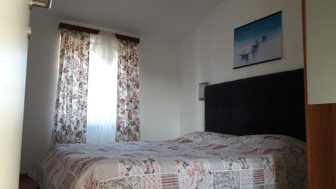 Villa Kortina Basanija Bagian luar foto